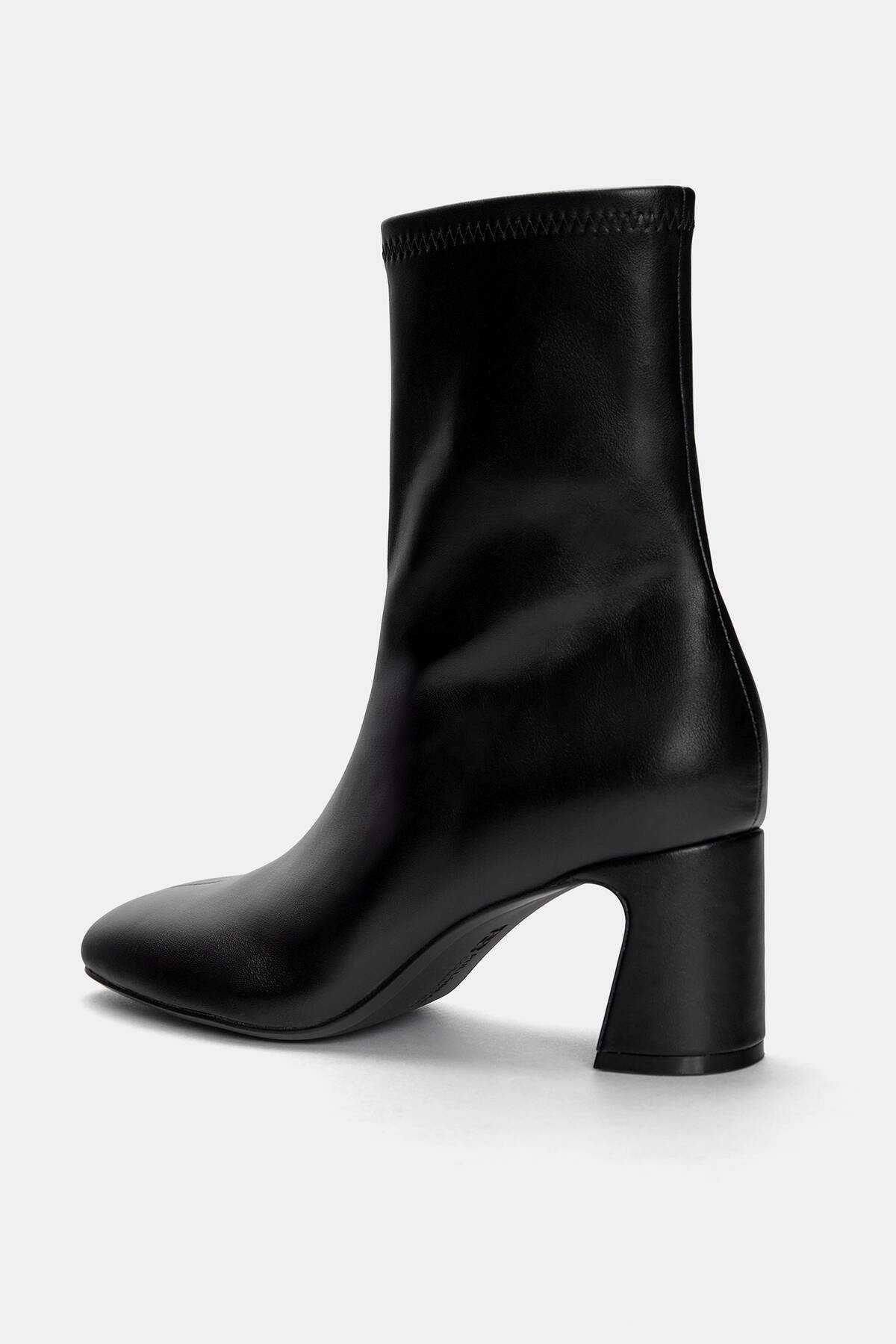 نیم بوت های پاشنه دار