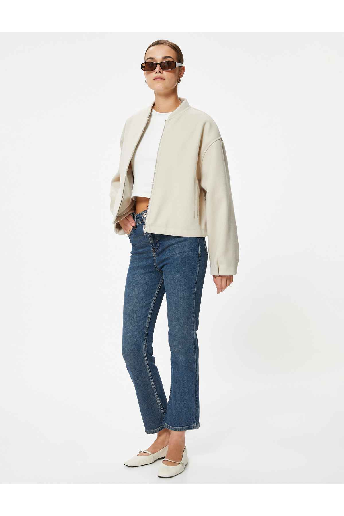 شلوار جین گشاد برش باریک با کمر استاندارد