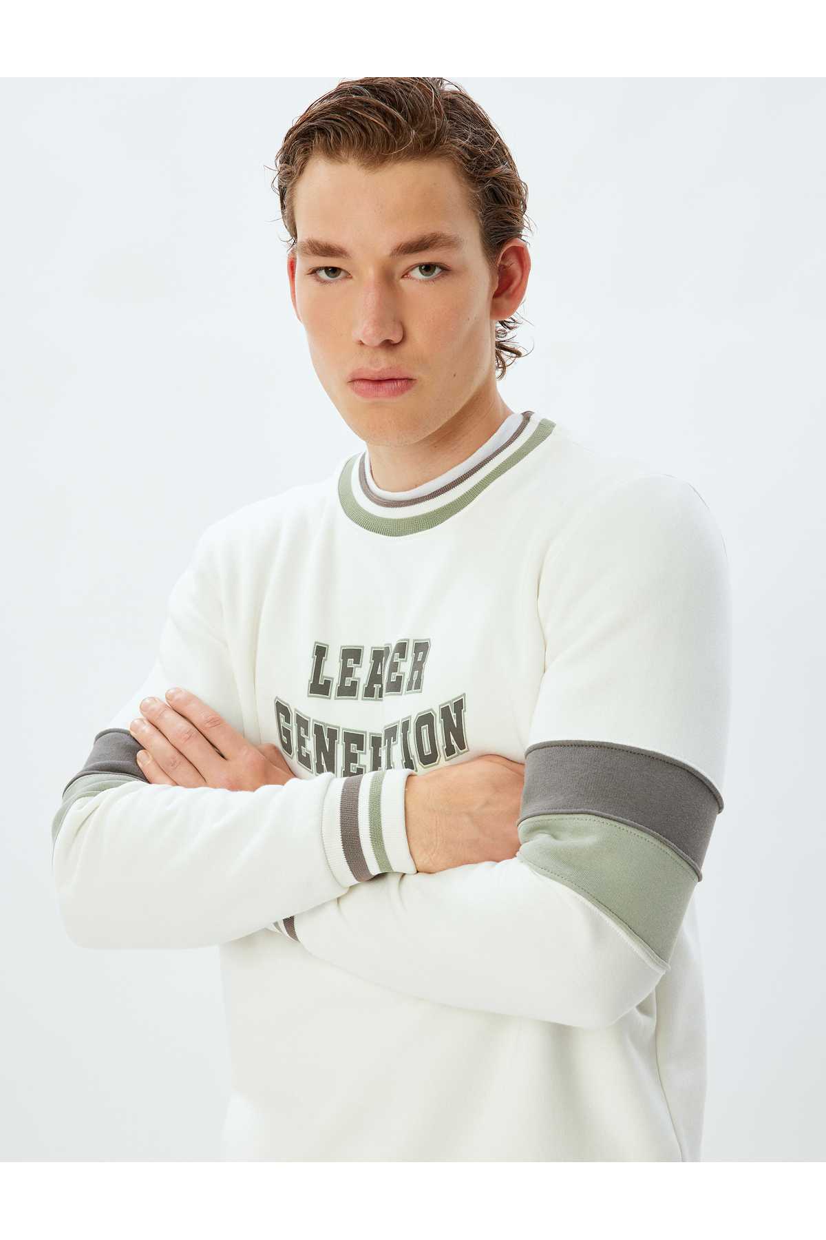 سویشرت چاپ شده با شعار یقه خدمه رنگ بلوک شده باکسی برآمده پنبه ای ترکیبی