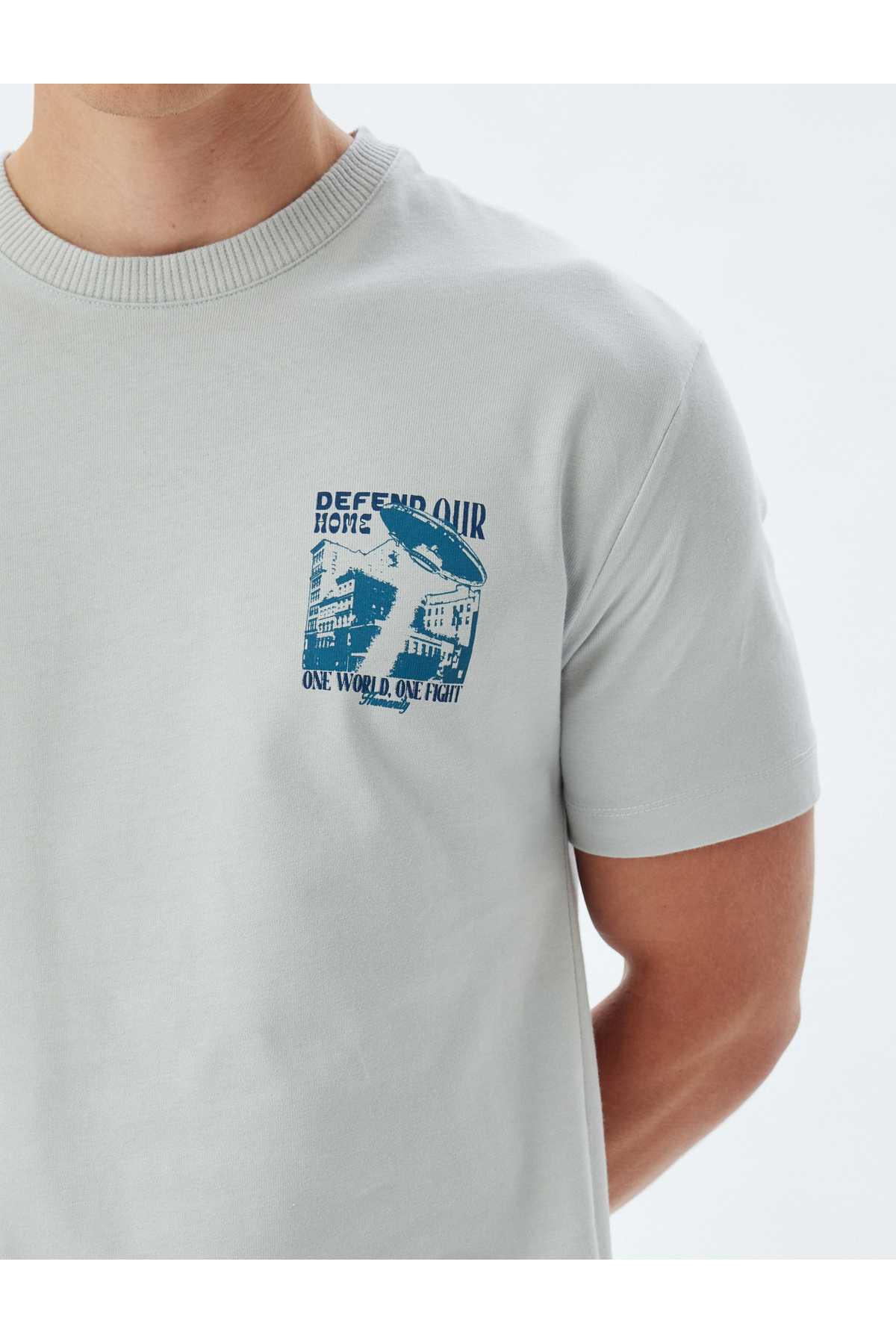 تیشرت با یقه آستین کوتاه نخی با چاپ پشت