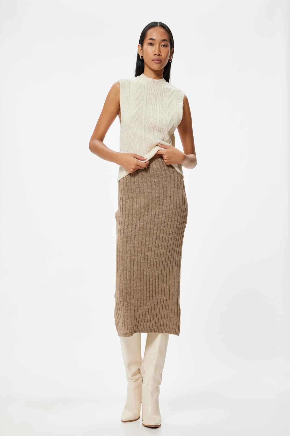 دامن مدادی با قد متوسط دور کمر استاندارد