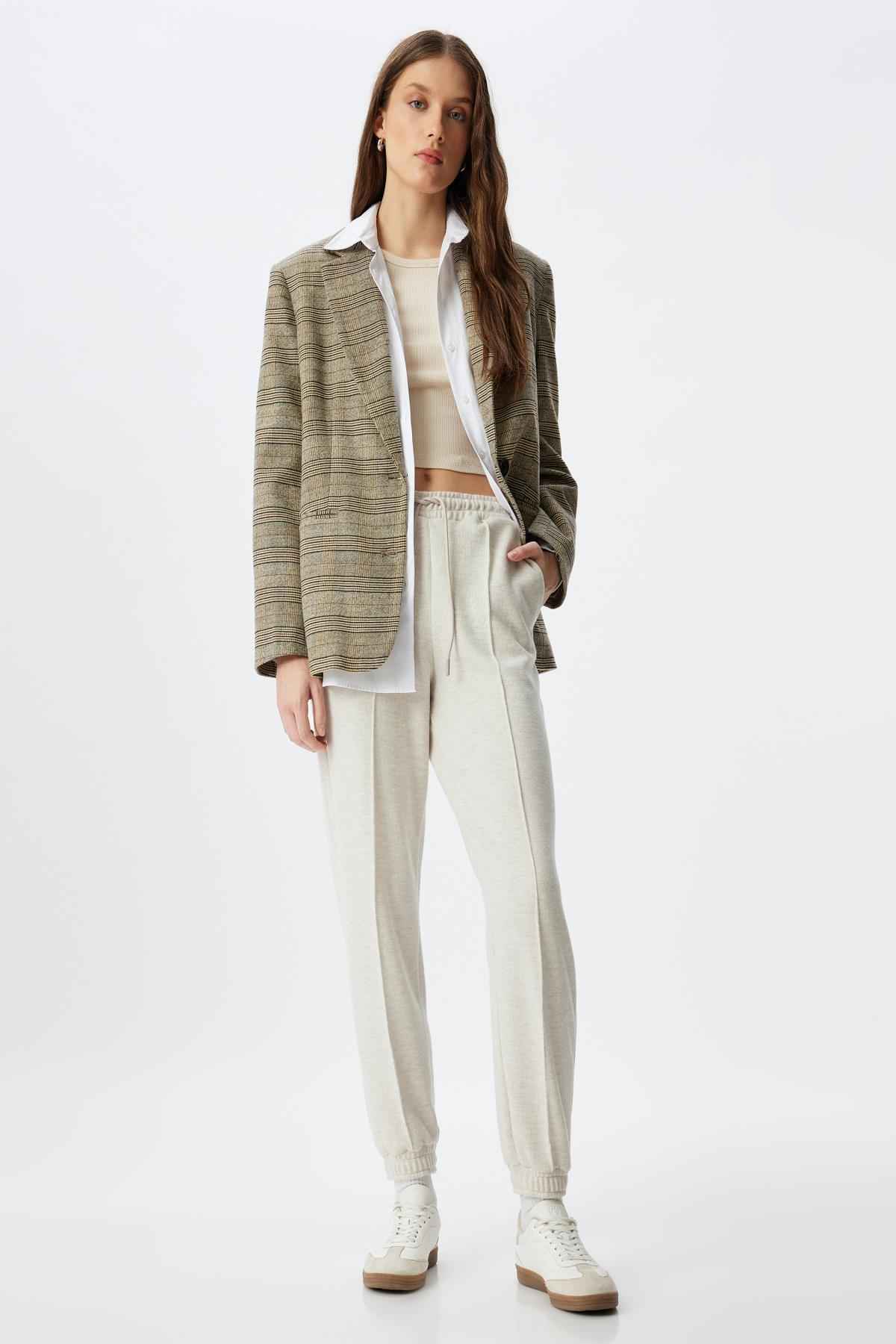 شلوار ورزشی جوگر با جیب آجدار کمر بسته