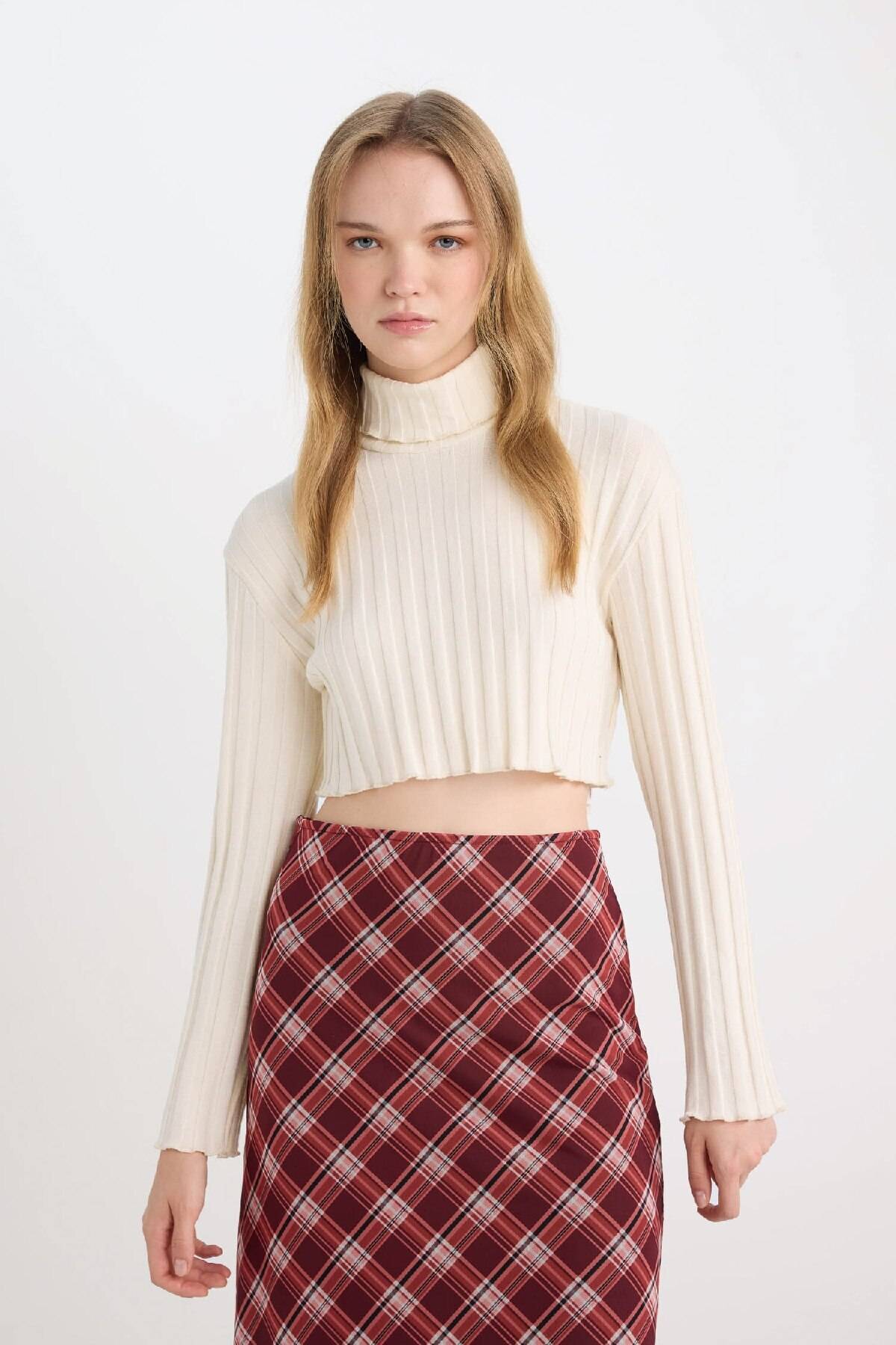 تیشرت آستین بلند یقه دار ساده مدل لباس مجلسی ساده E1673AX24WN