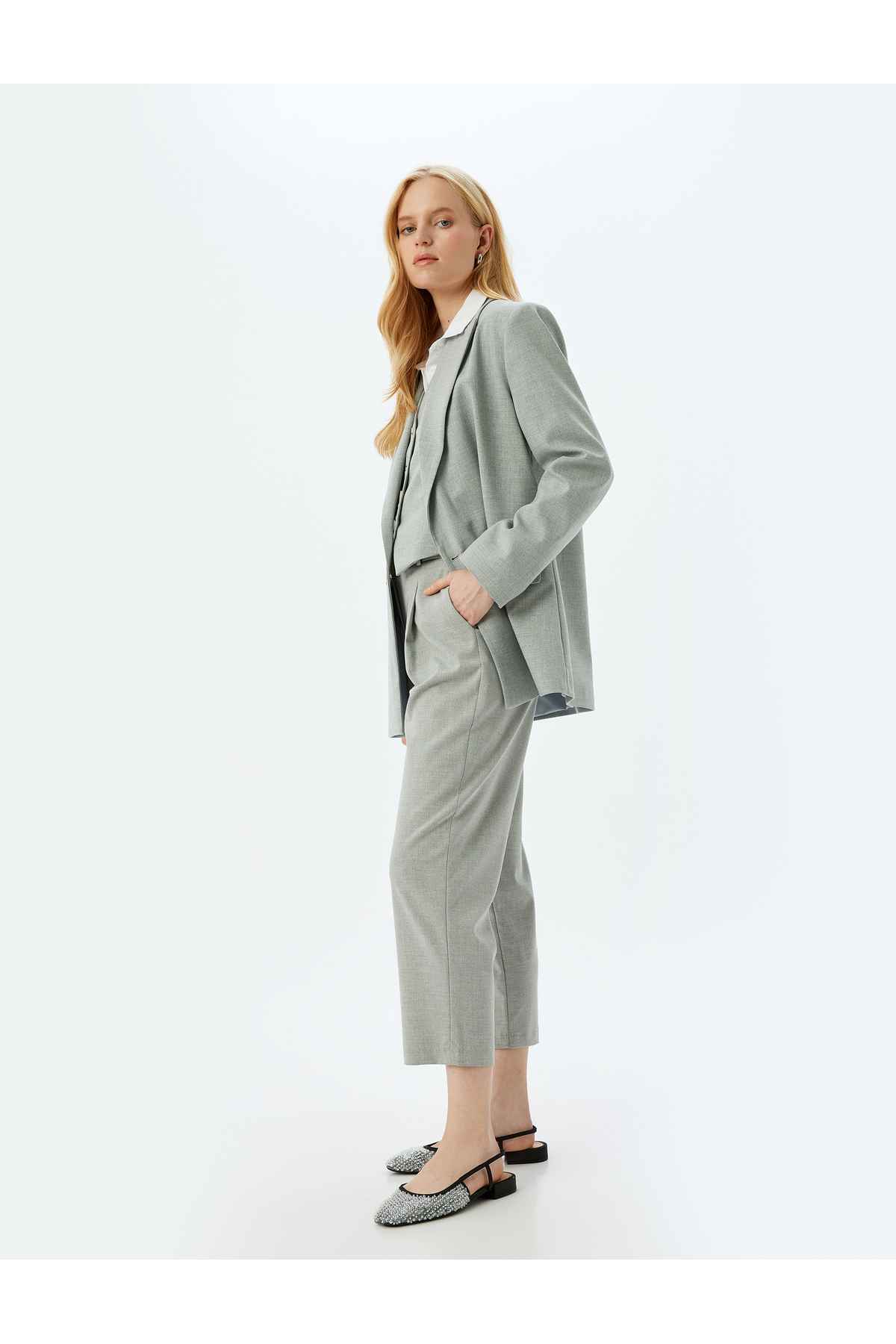 شلوار زن سیاه