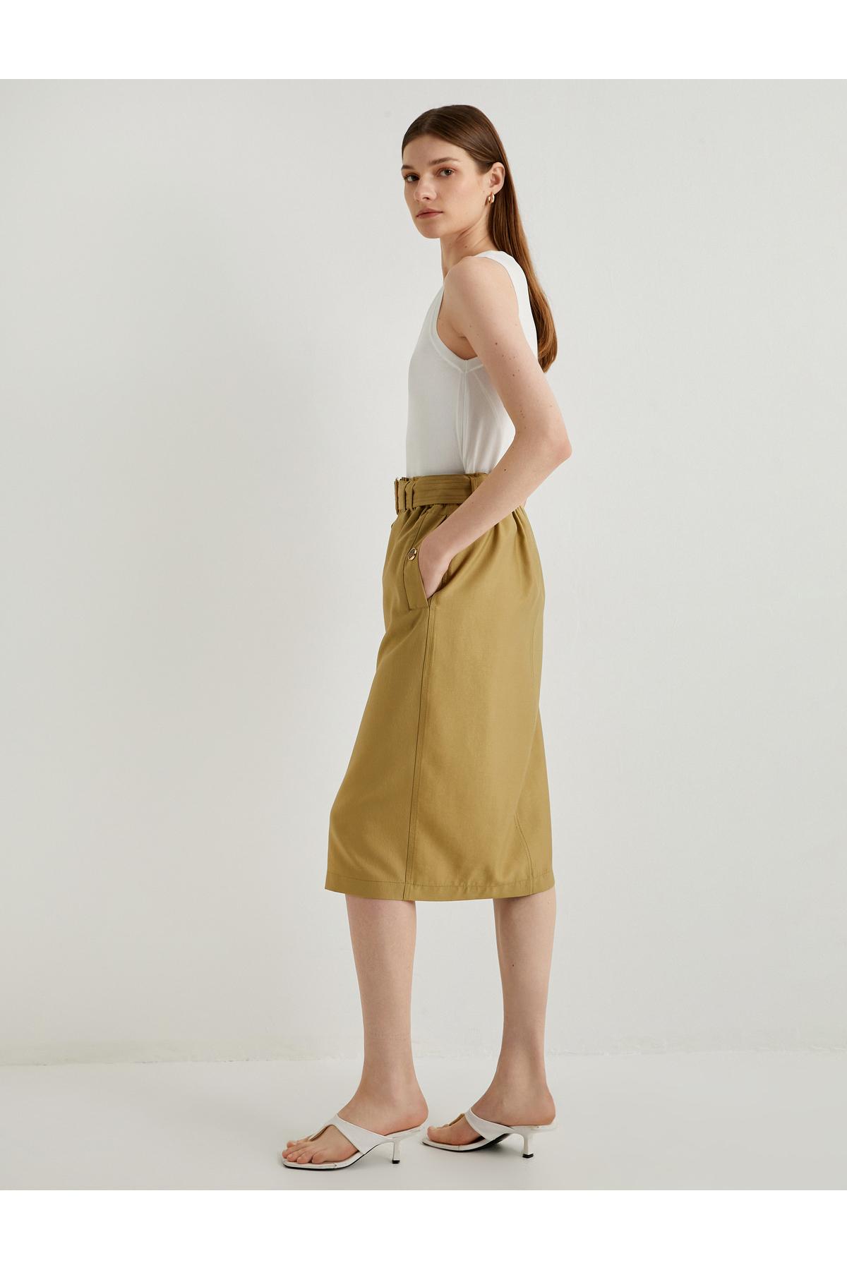 دامن باربری میدی با جزئیات جیبی، کمربند و شکاف