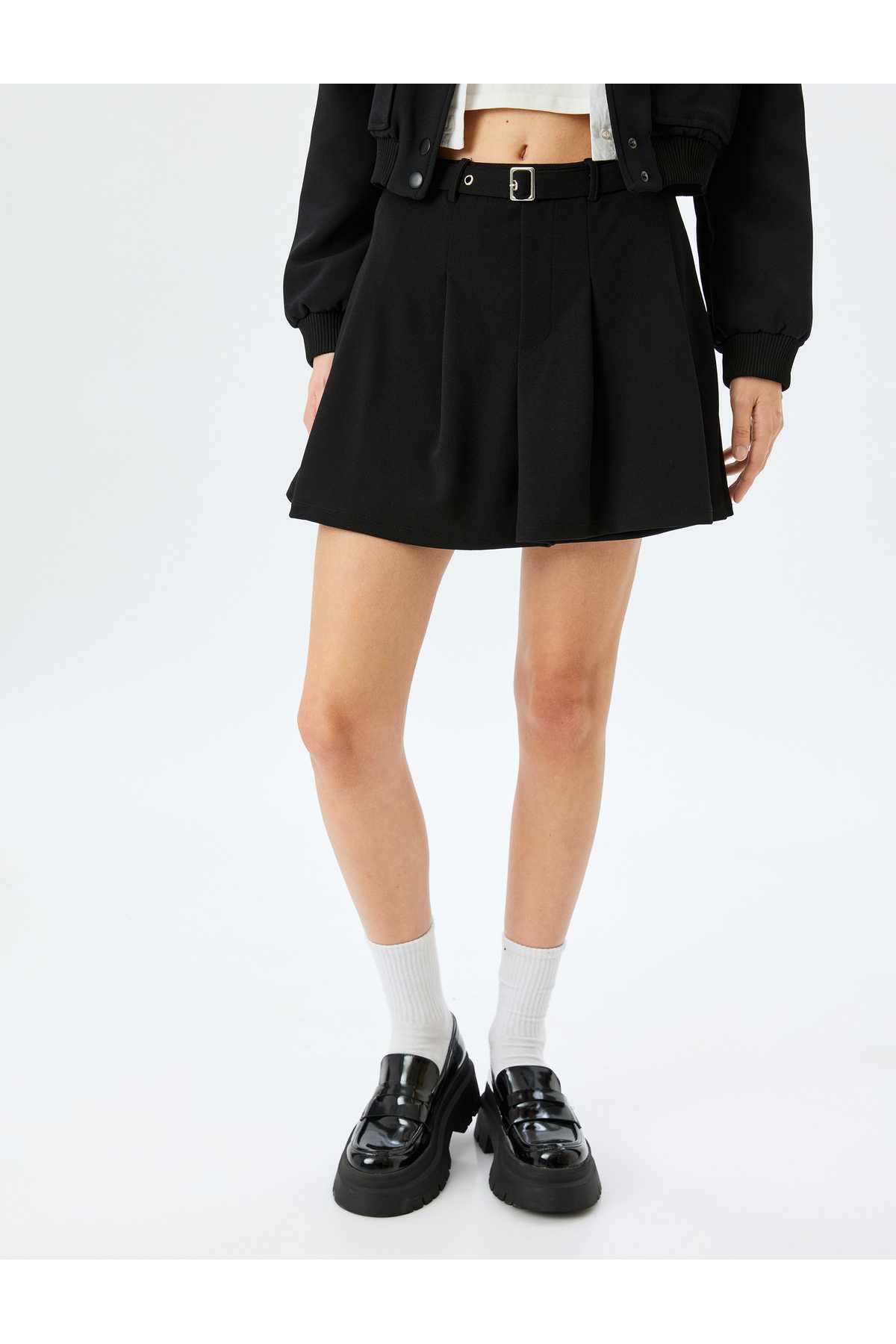 دامن کوتاه کوتاه با جزئیات کمربند پلیسه دار
