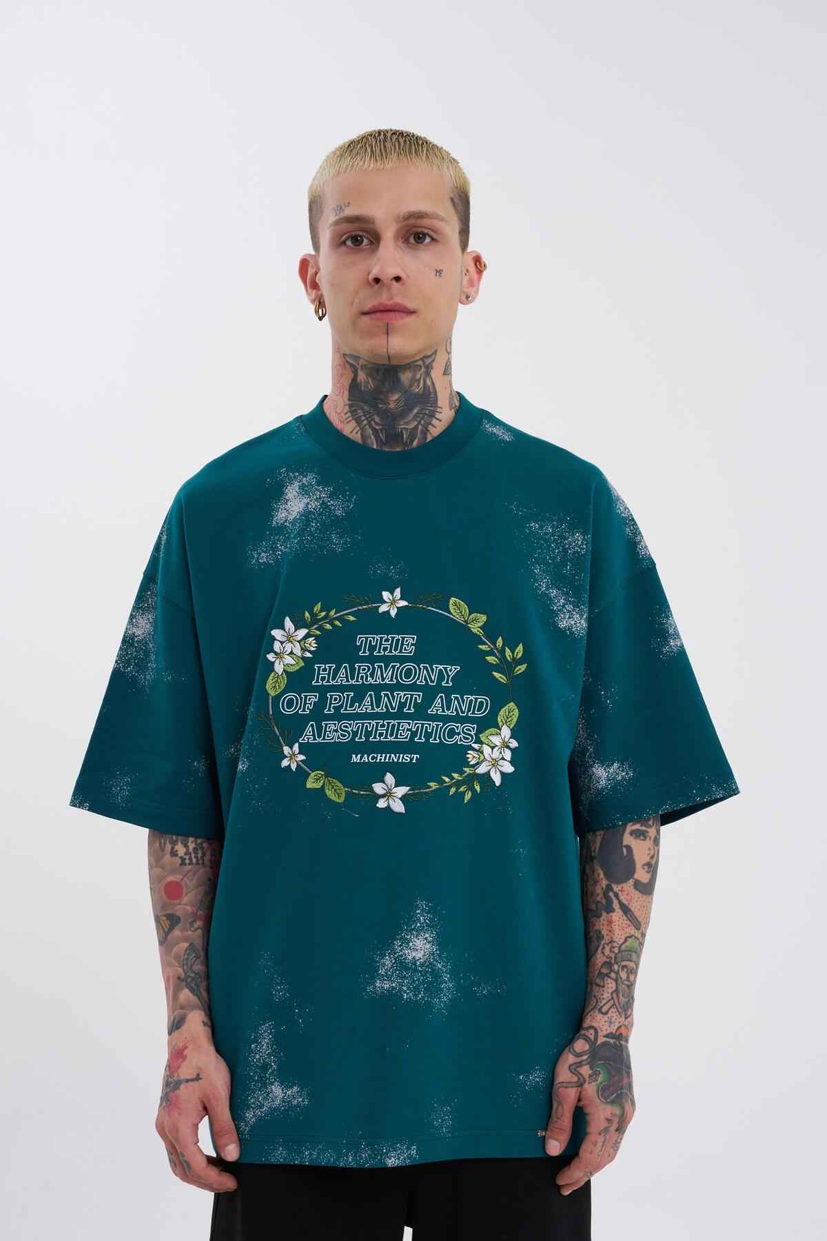 تیشرت مردانه گل های بزرگ آبی