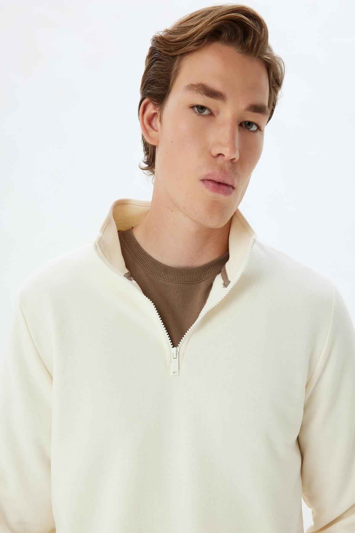 بلوز پنبه ای آستین بلند یقه نیم زیپ