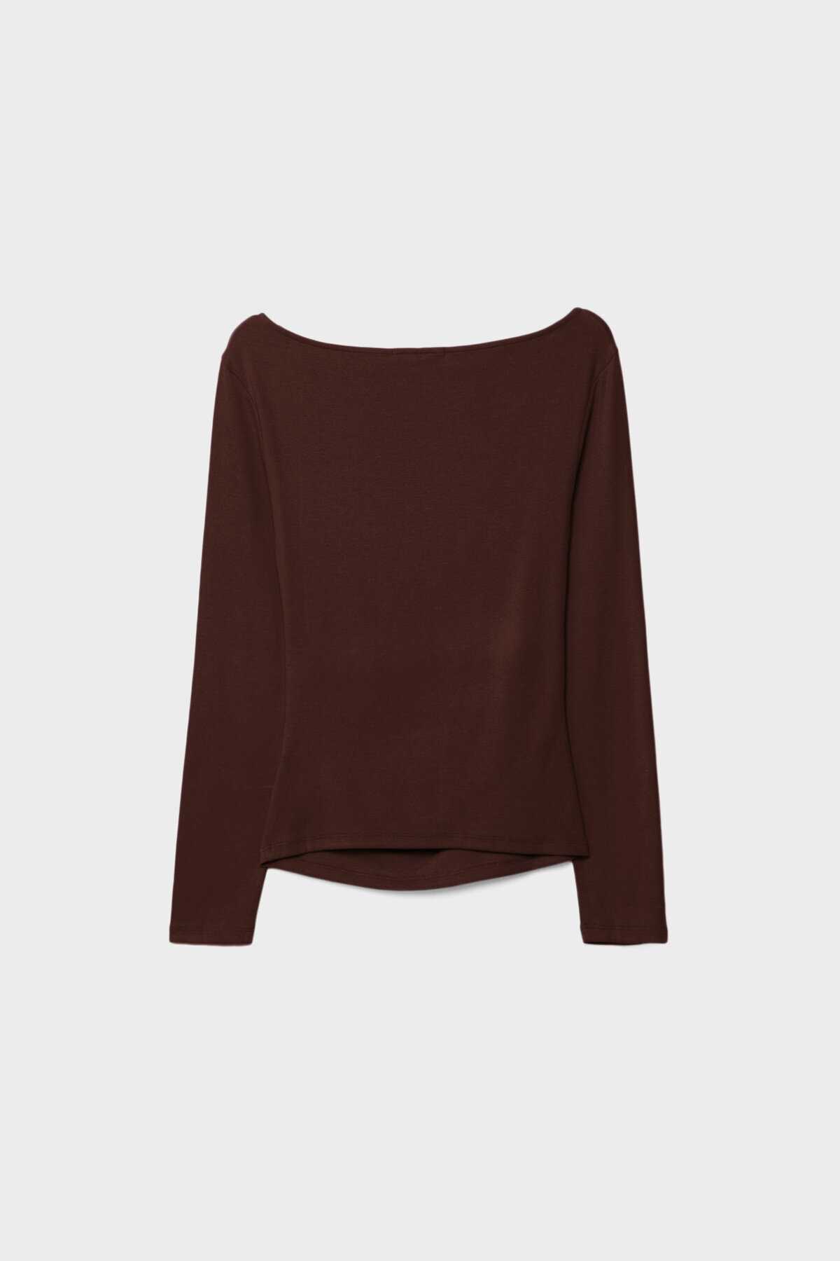 تیشرت آستین بلند جمع شده