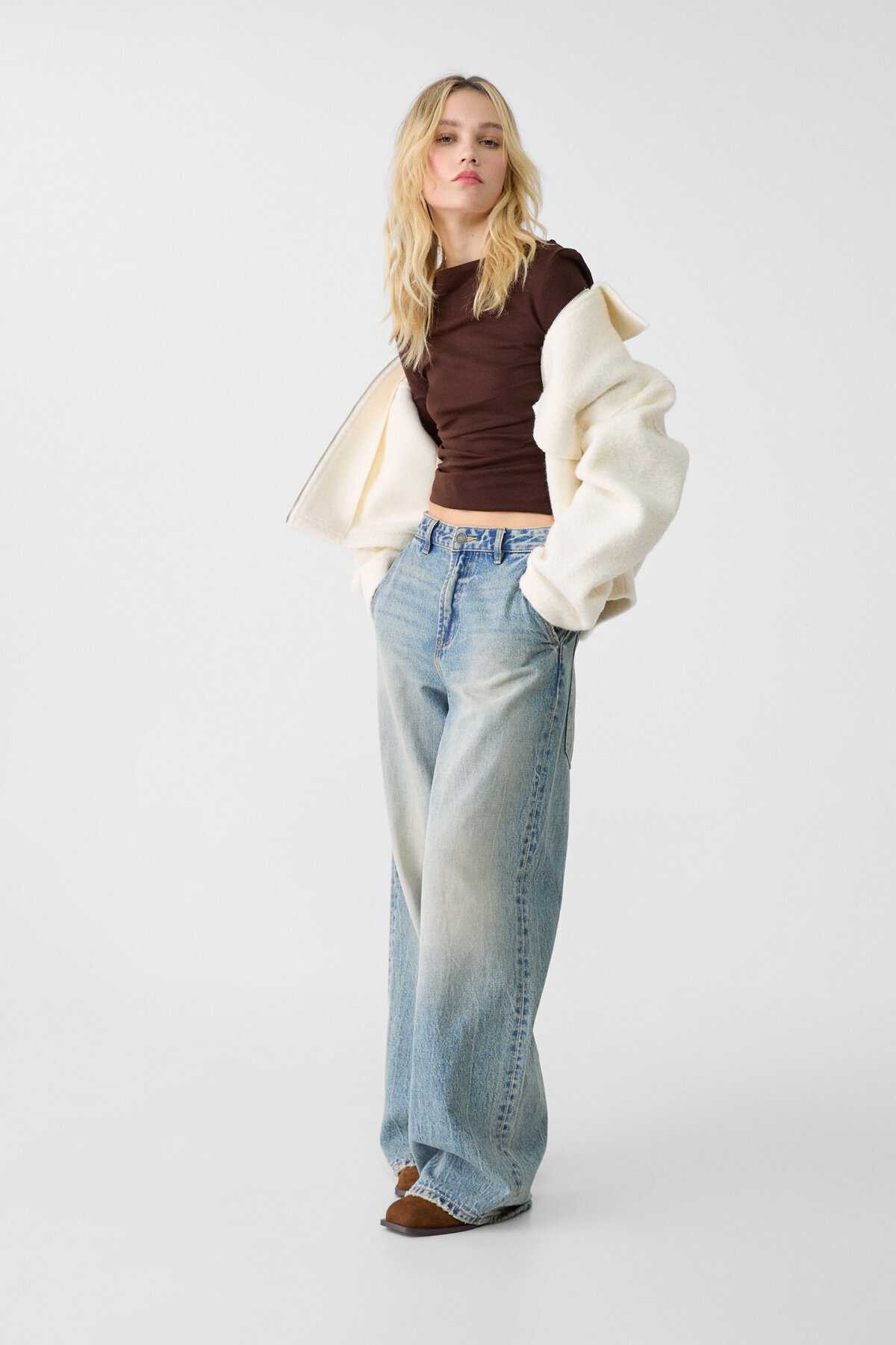 تیشرت آستین بلند جمع شده