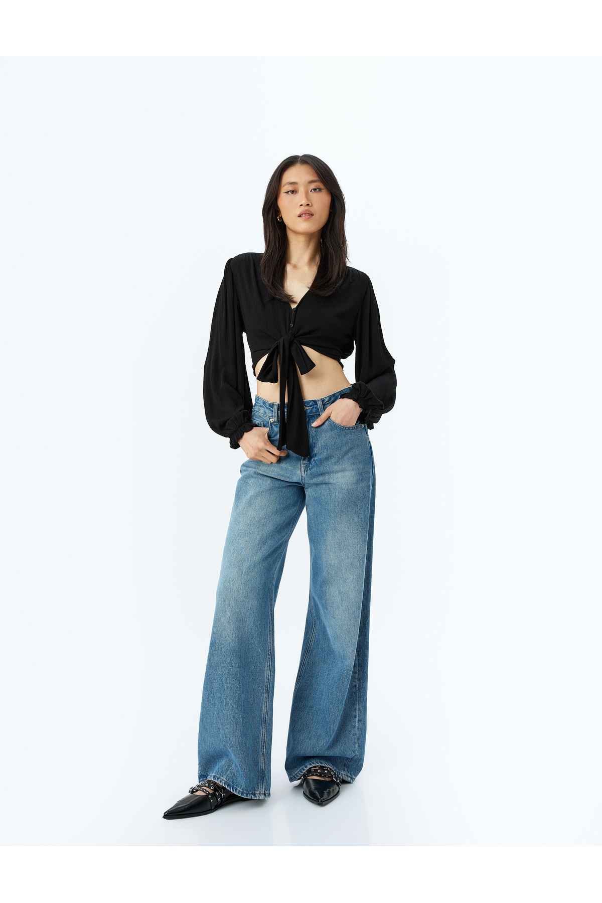 بلوز آستین بلند با جزئیات کراوات دکمه دار ویسکوز کراپ