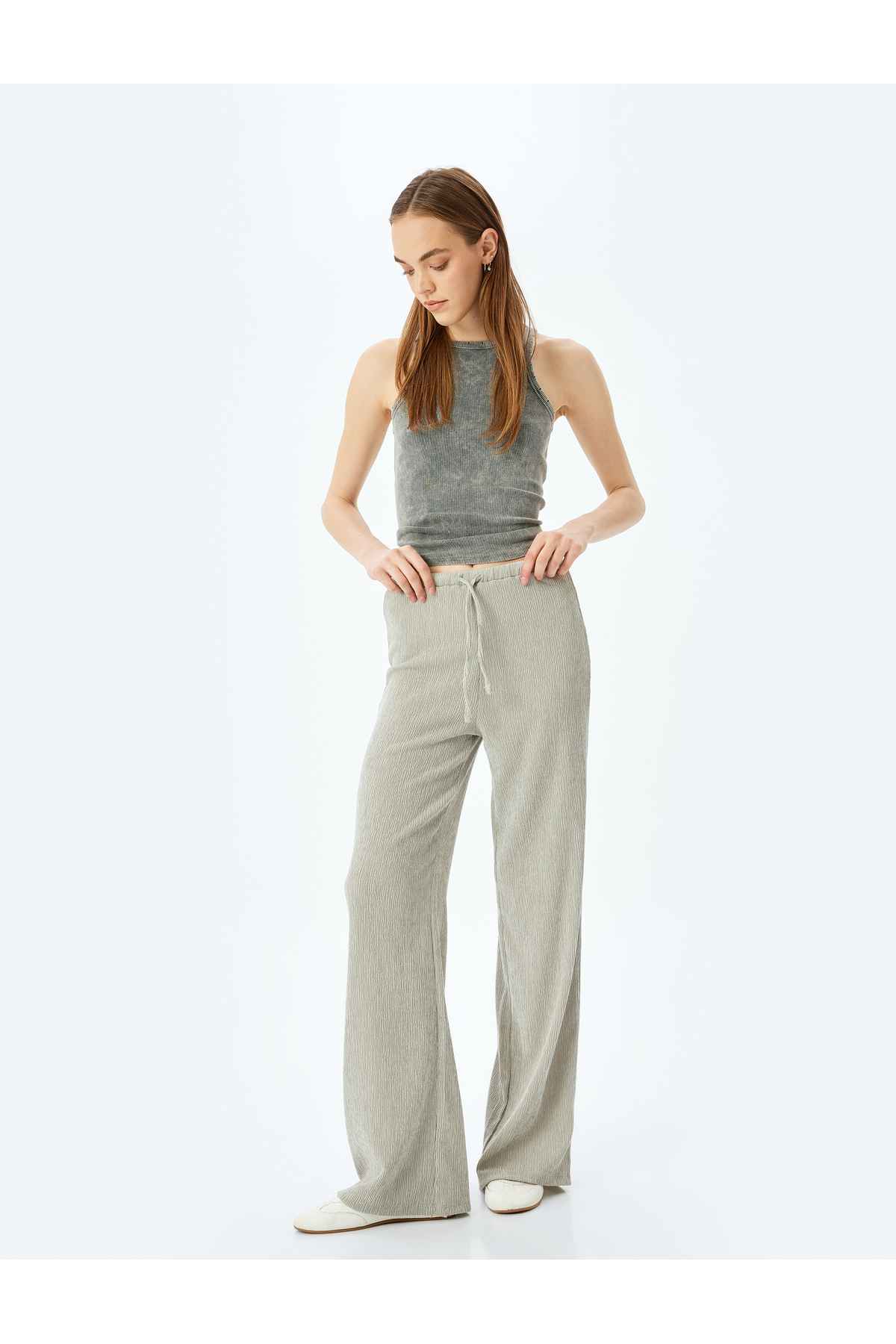 کمر فاقد شلوارهای گسترده قالب روزانه است