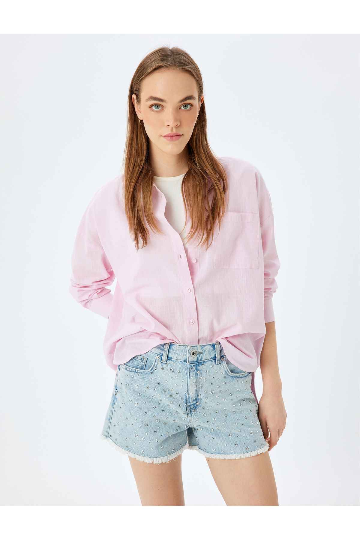 پیراهن آستین بلند و دقیق دکمه یقه کلاسیک