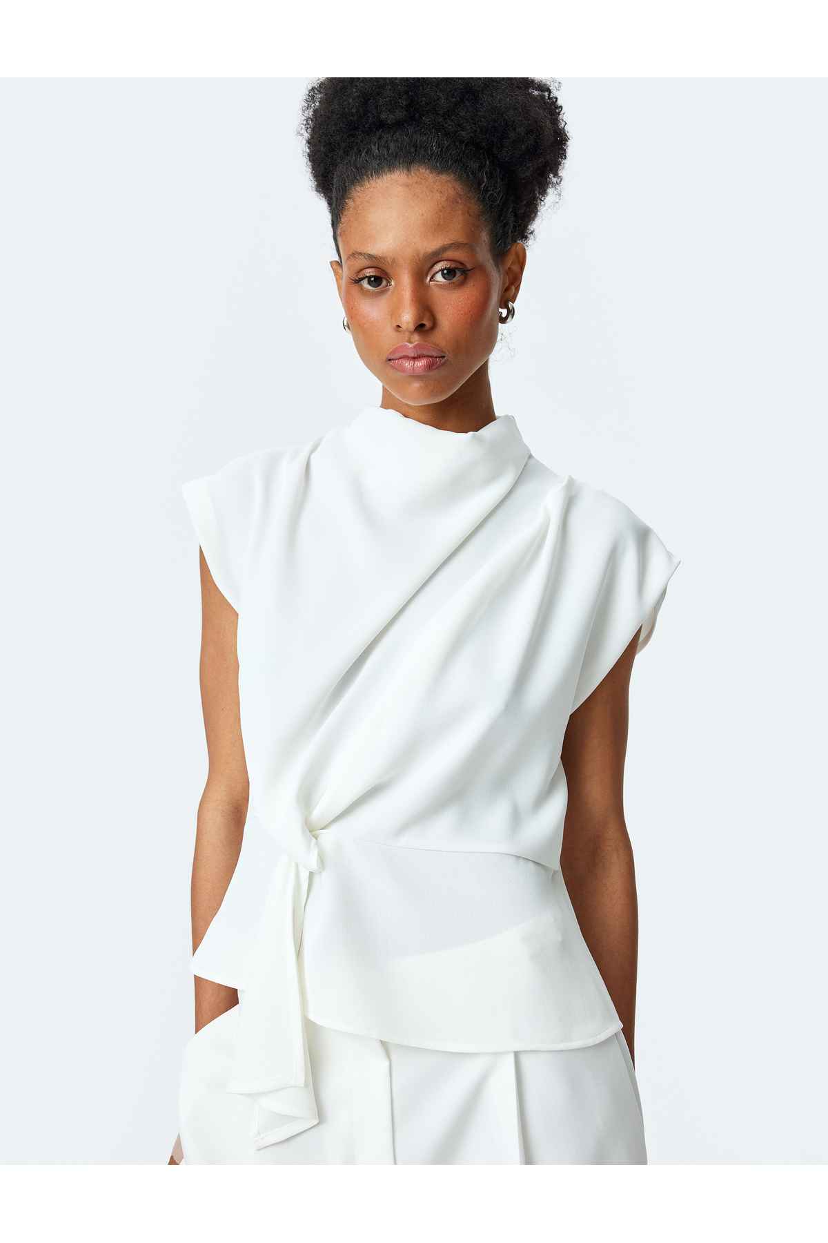 تکان دادن بازوی ظروف مفصل بلوز یقه به صورت عمودی