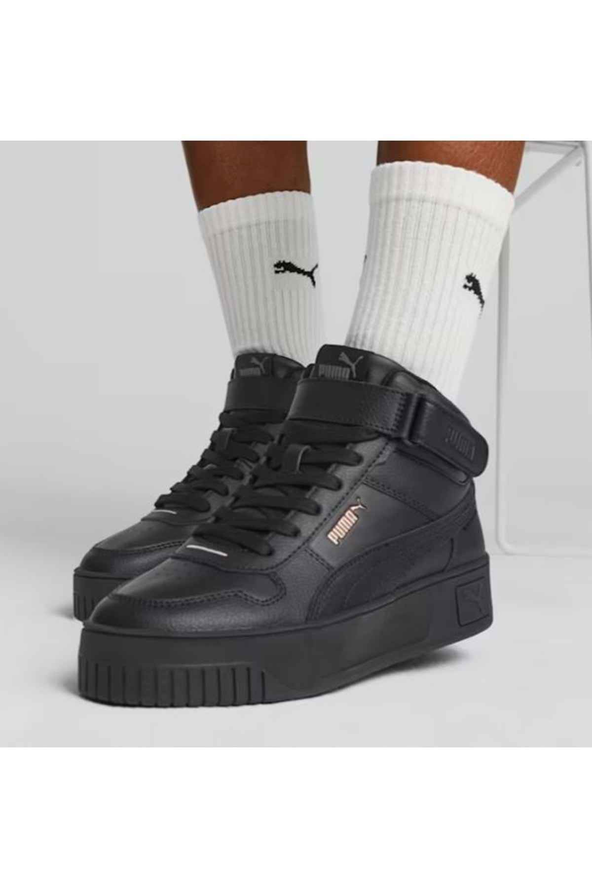 خیابان کارینا وسط