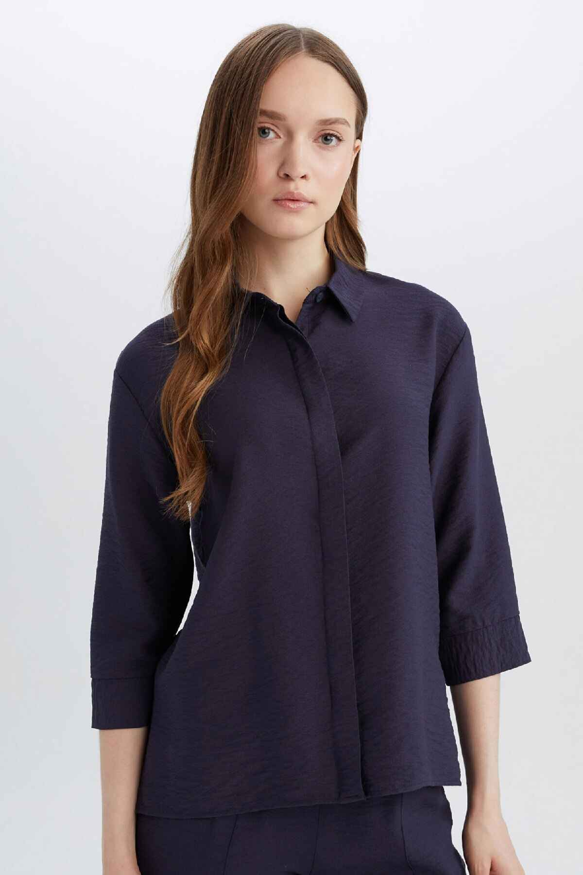 پیراهن نیم آستین ساده با تناسب معمولی