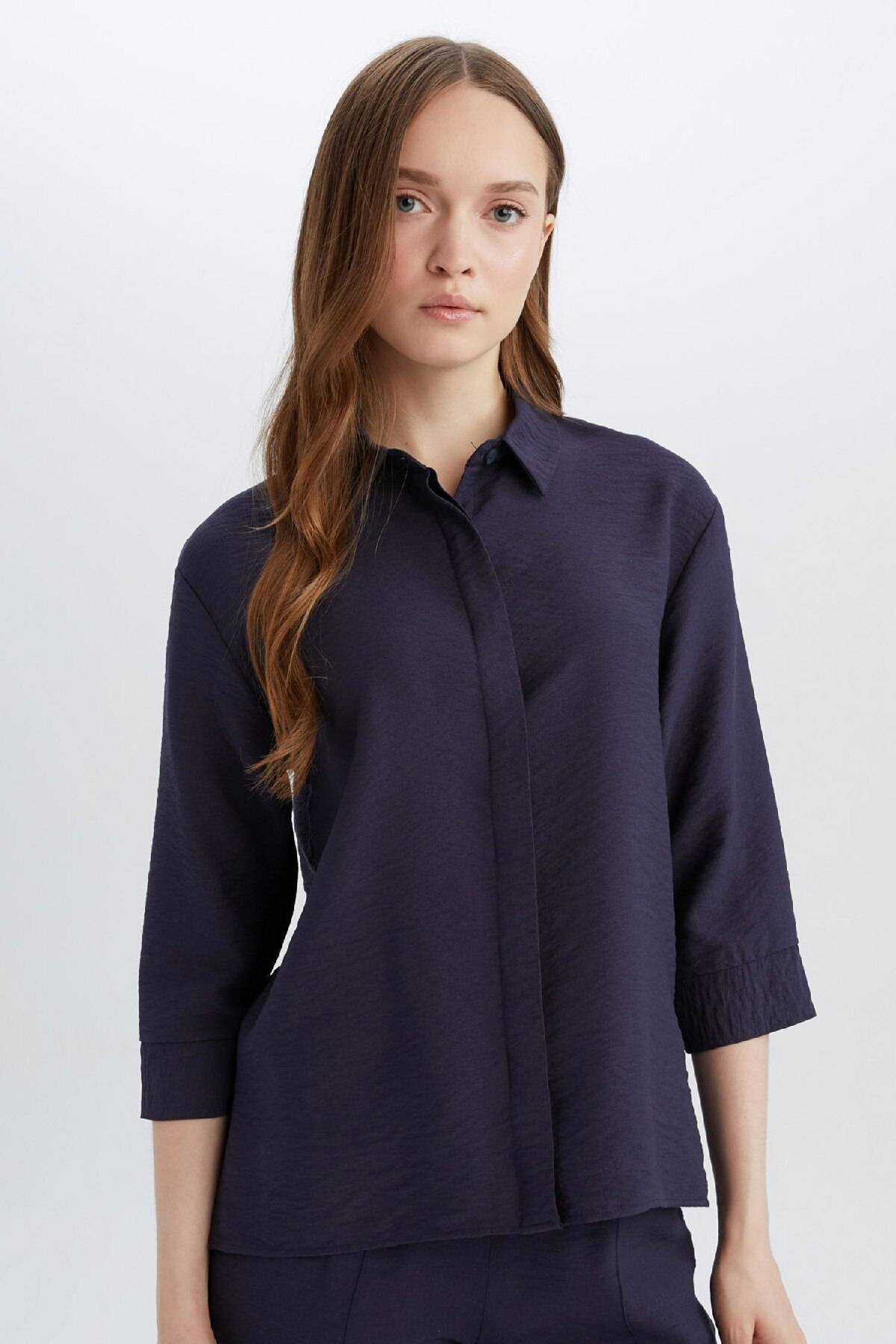 پیراهن نیم آستین ساده با تناسب معمولی