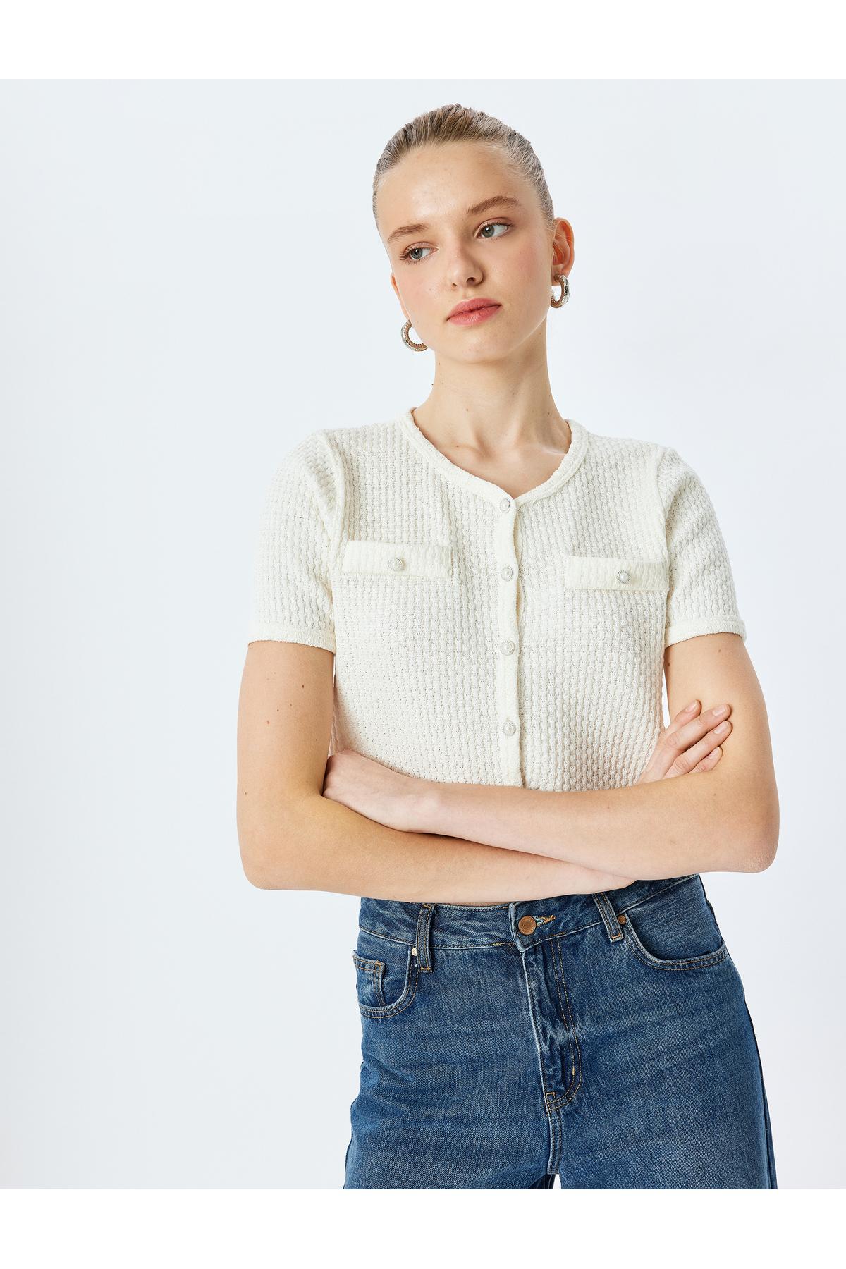 ژاکت کشباف بافتنی یقه خدمه با آستین کوتاه دکمه دار