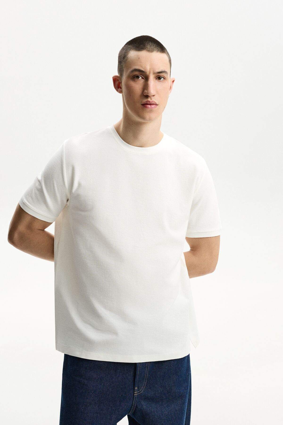 short-sleeve-textured-t-shirt
