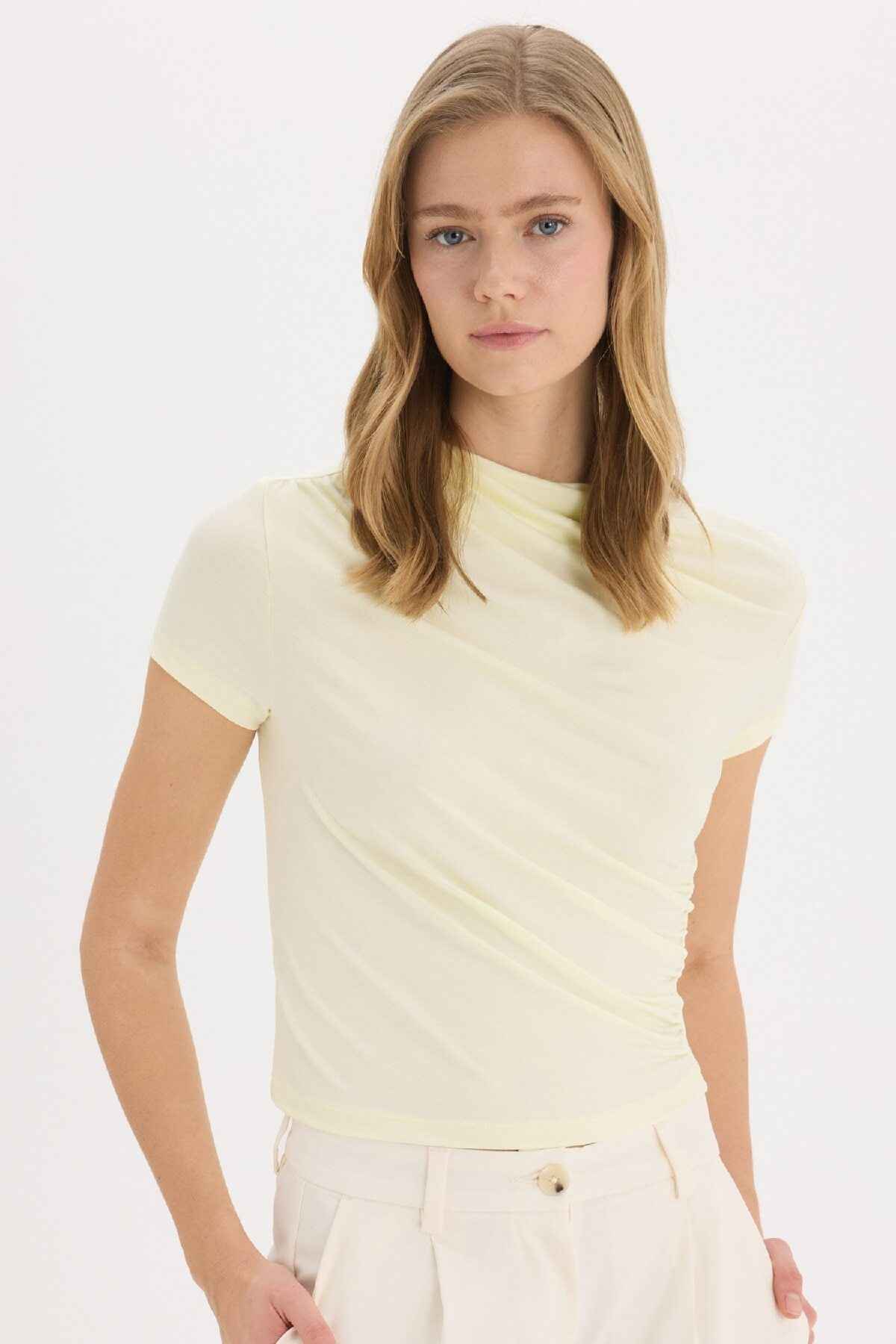 یقه باریک باریک قایقهای باریک لمس نرم آستین کوتاه t -shirt e7016ax25sp