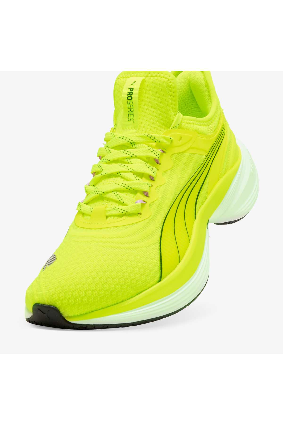 کفشهای دویدن مشکی پرو یونیسکس را اجرا کنید