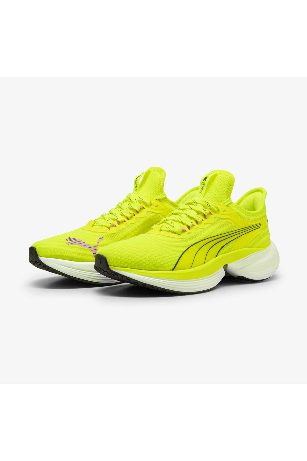 کفشهای دویدن مشکی پرو یونیسکس را اجرا کنید