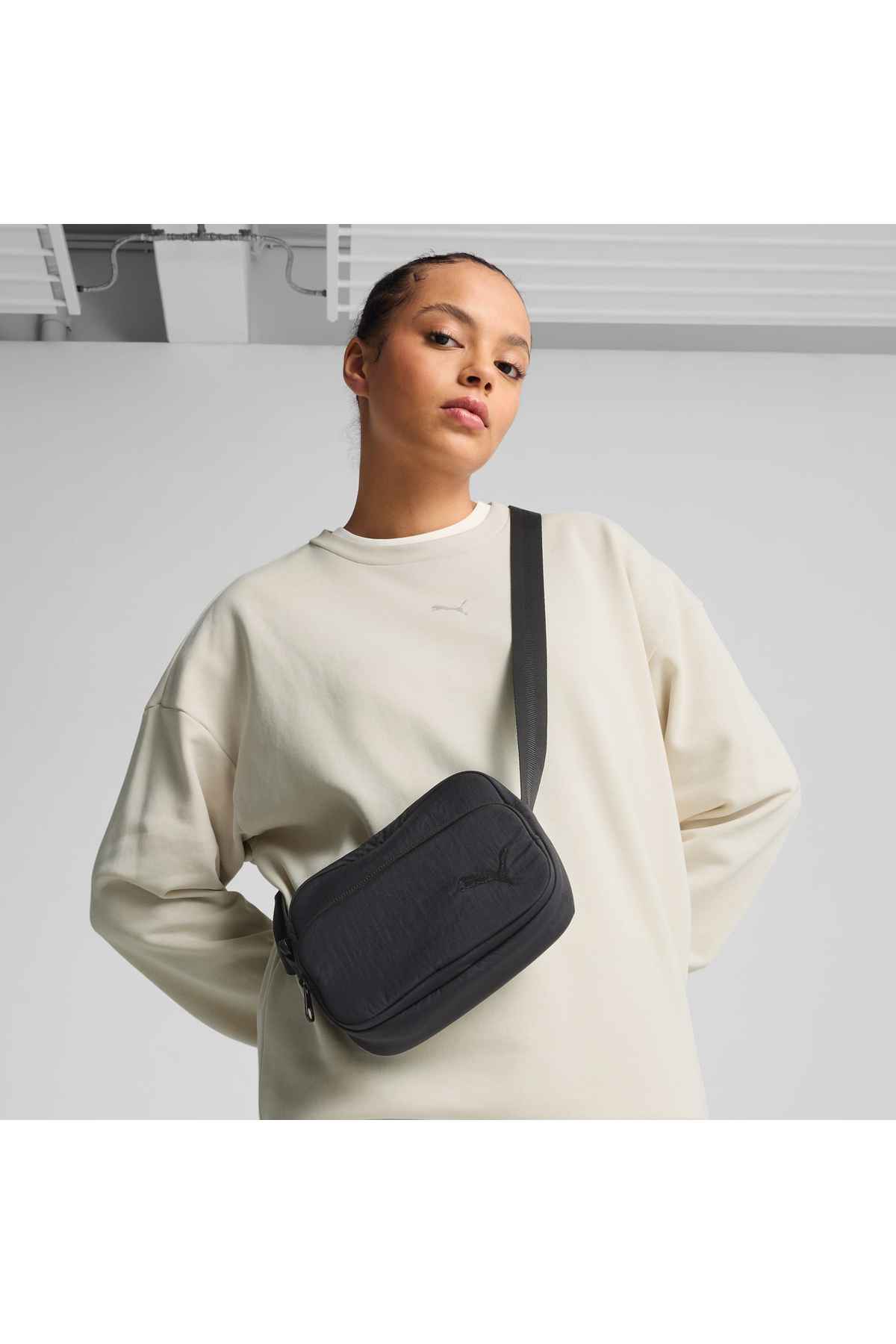 هر کیف شانه ای از کیسه های متقاطع