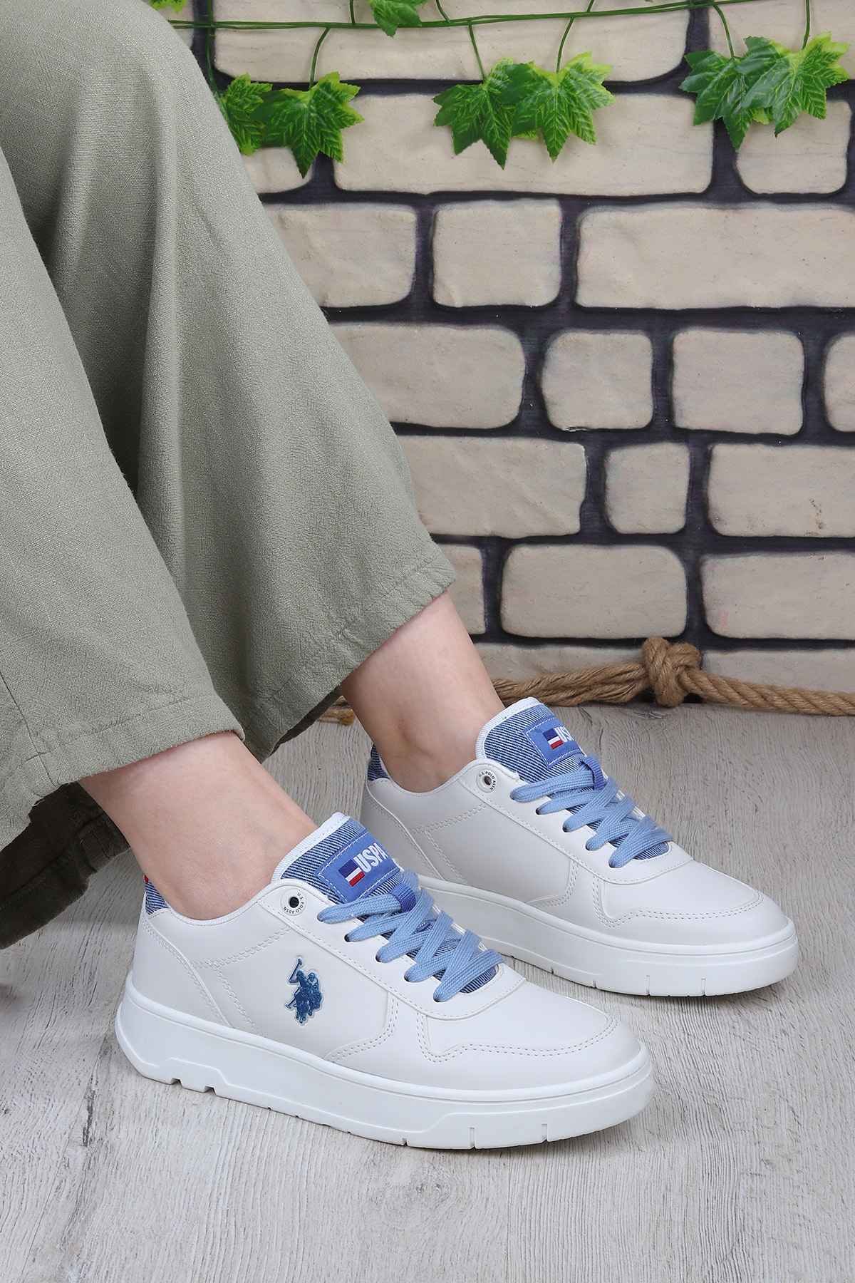 کفش ورزشی زنانه سفید