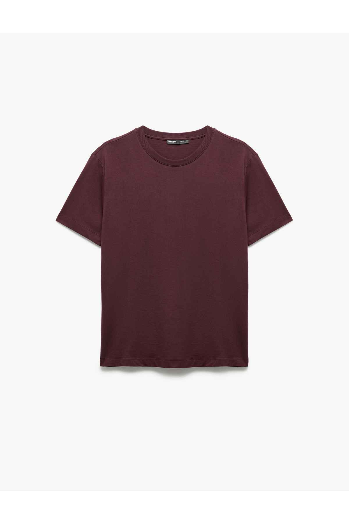 تیشرت یقه کوتاه نخی با یقه باریک