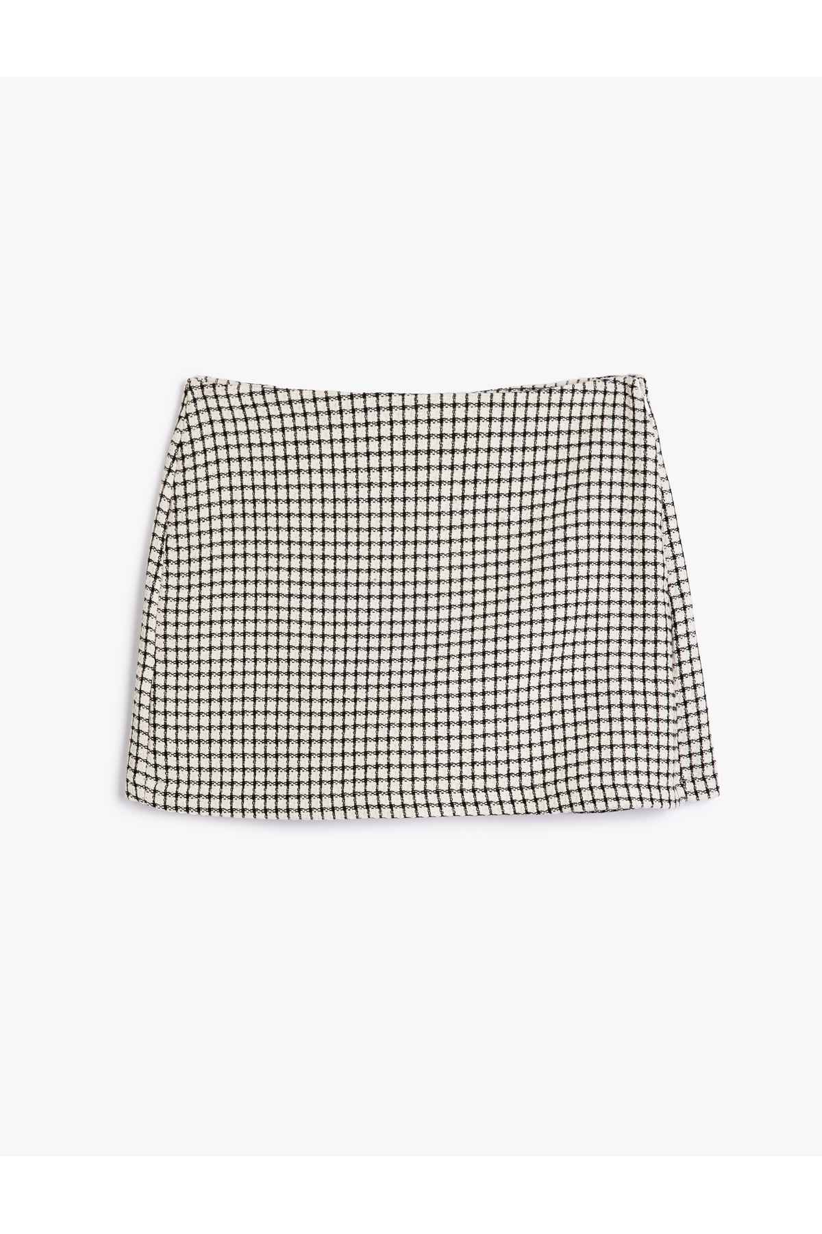 بررسی قد کوتاه دامن شورت توید