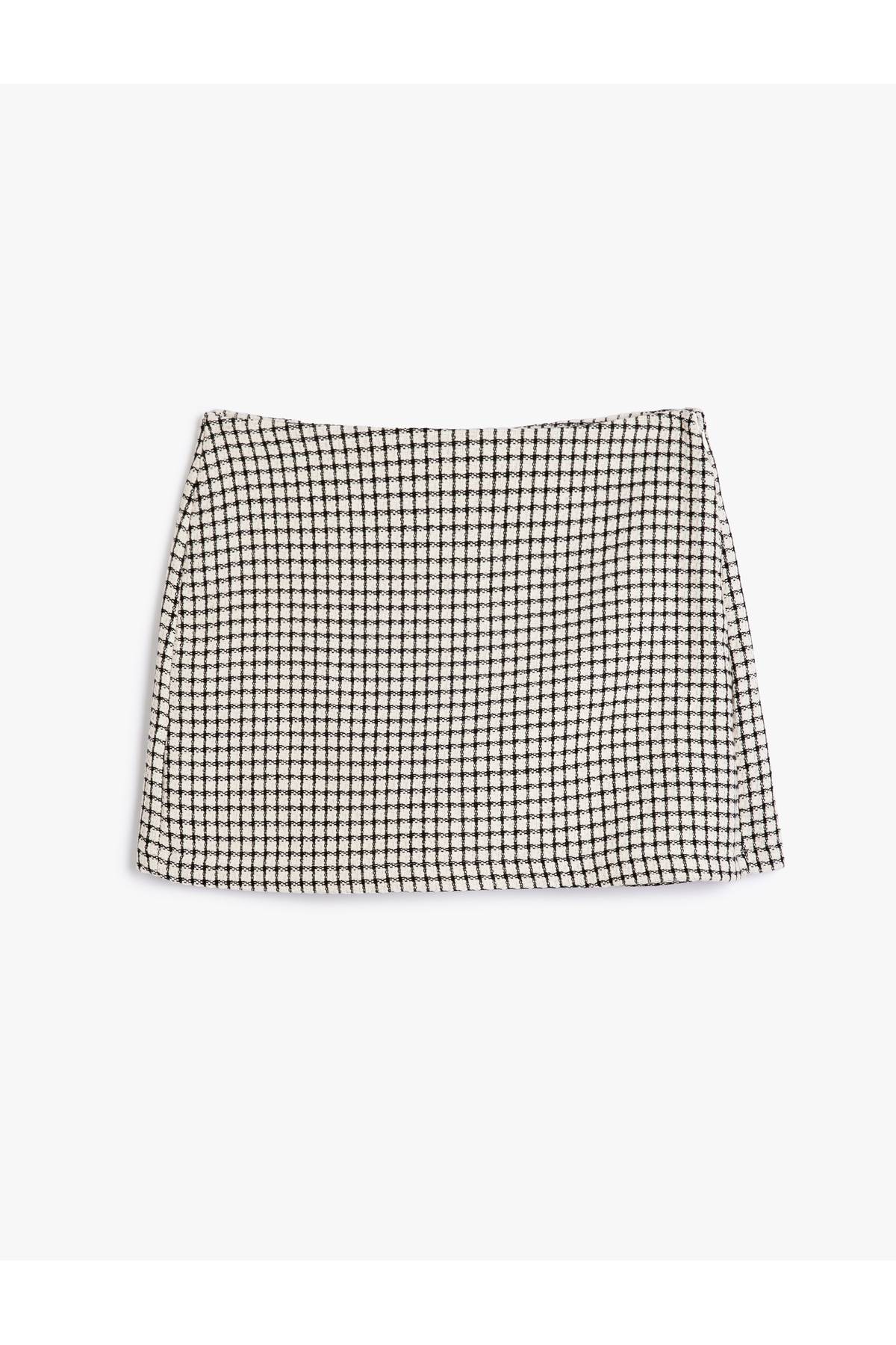 بررسی قد کوتاه دامن شورت توید