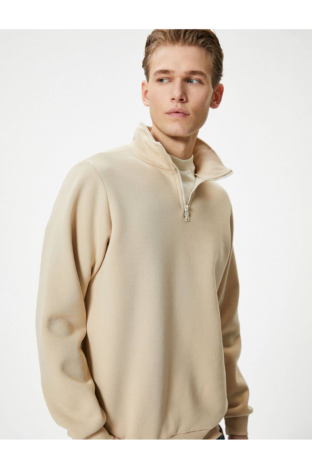 سویشرت نیم زیپ یقه پایه آستین بلند آجدار
