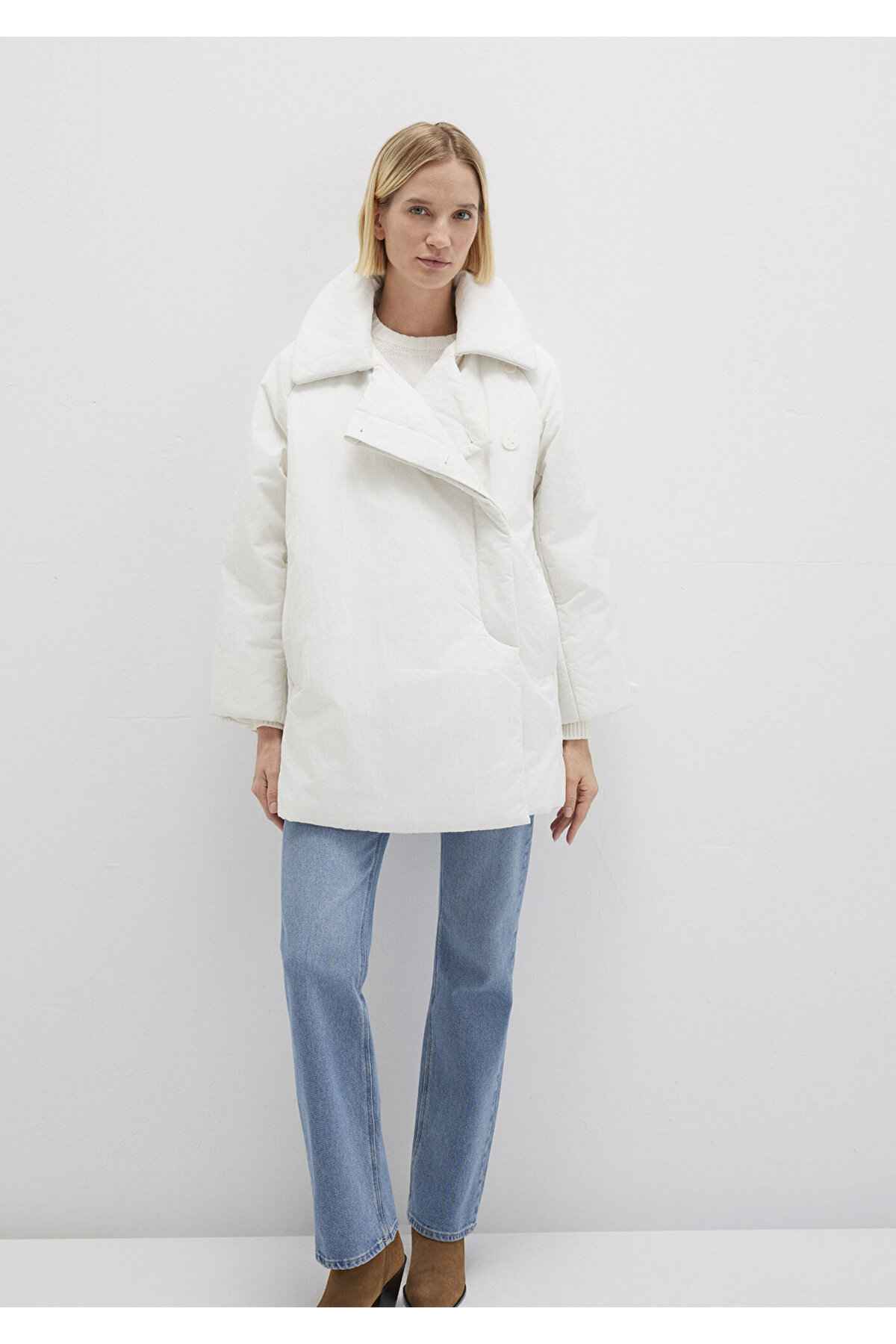 کت سیاه و بزرگ -900