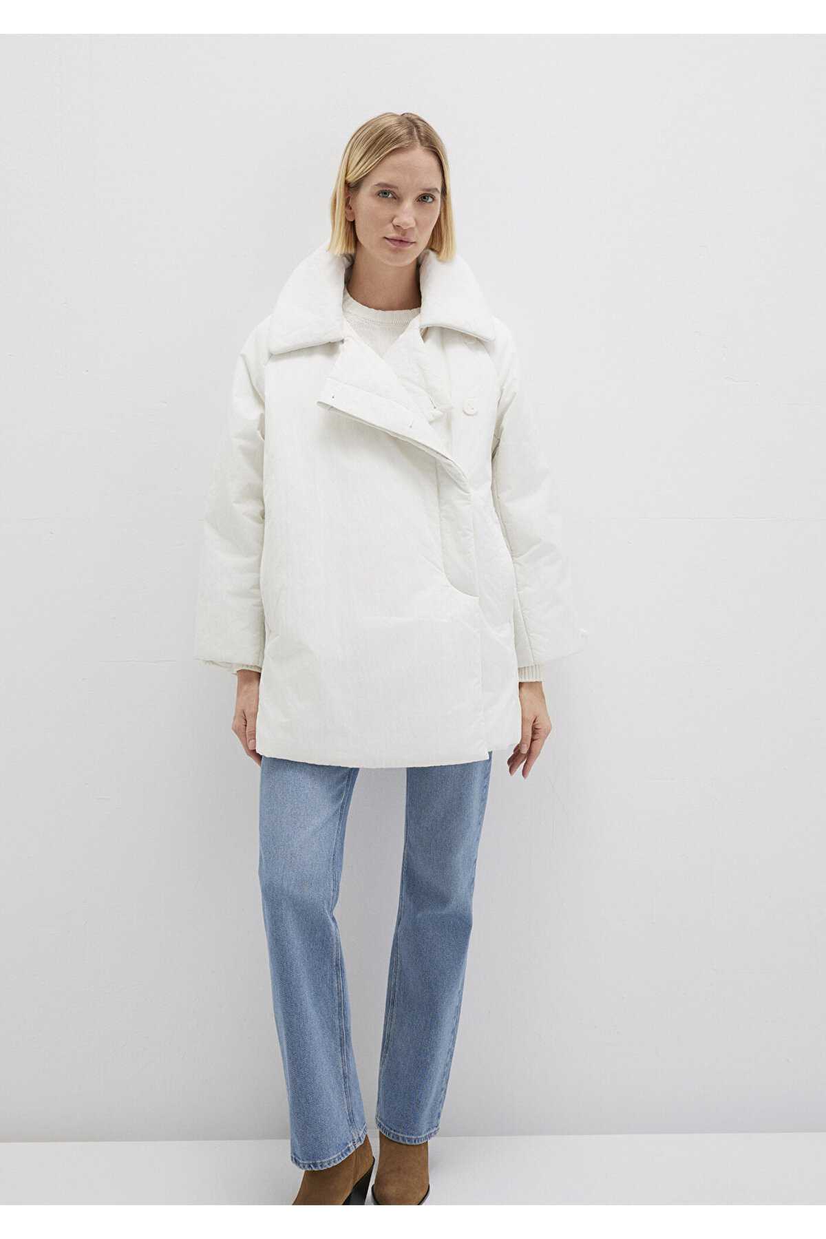 کت سیاه و بزرگ -900