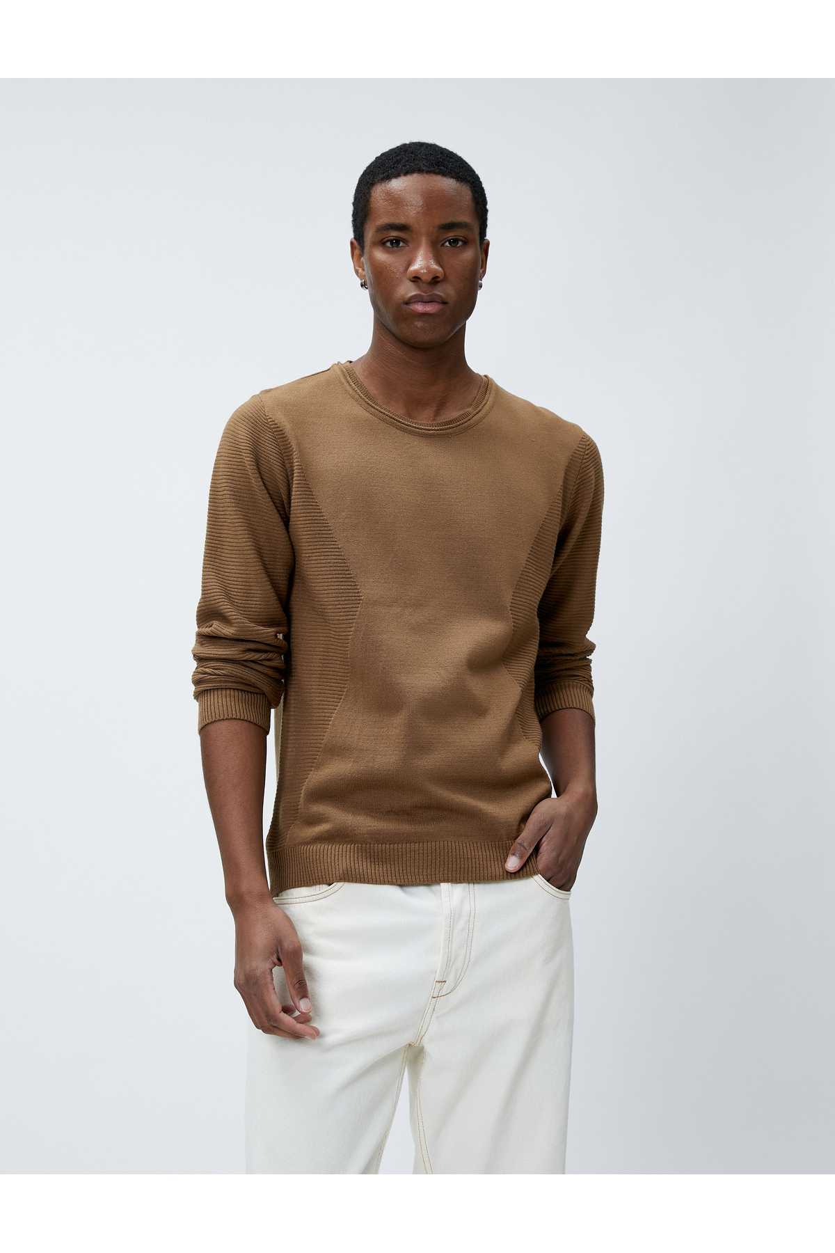 یقه اسلیم پیراهن کش ساده با بافت آستین بلند