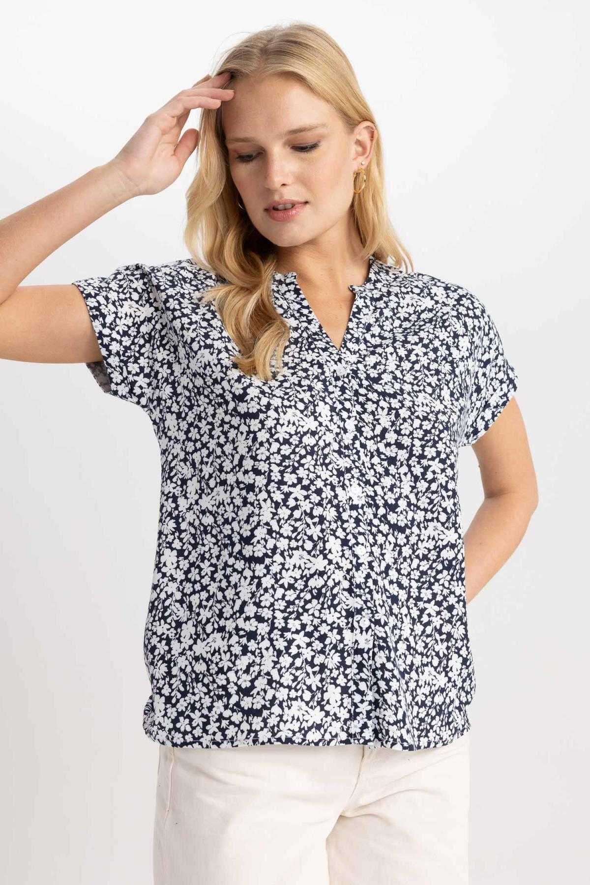 پیراهن آستین کوتاه یقه خدمه فیت منظم