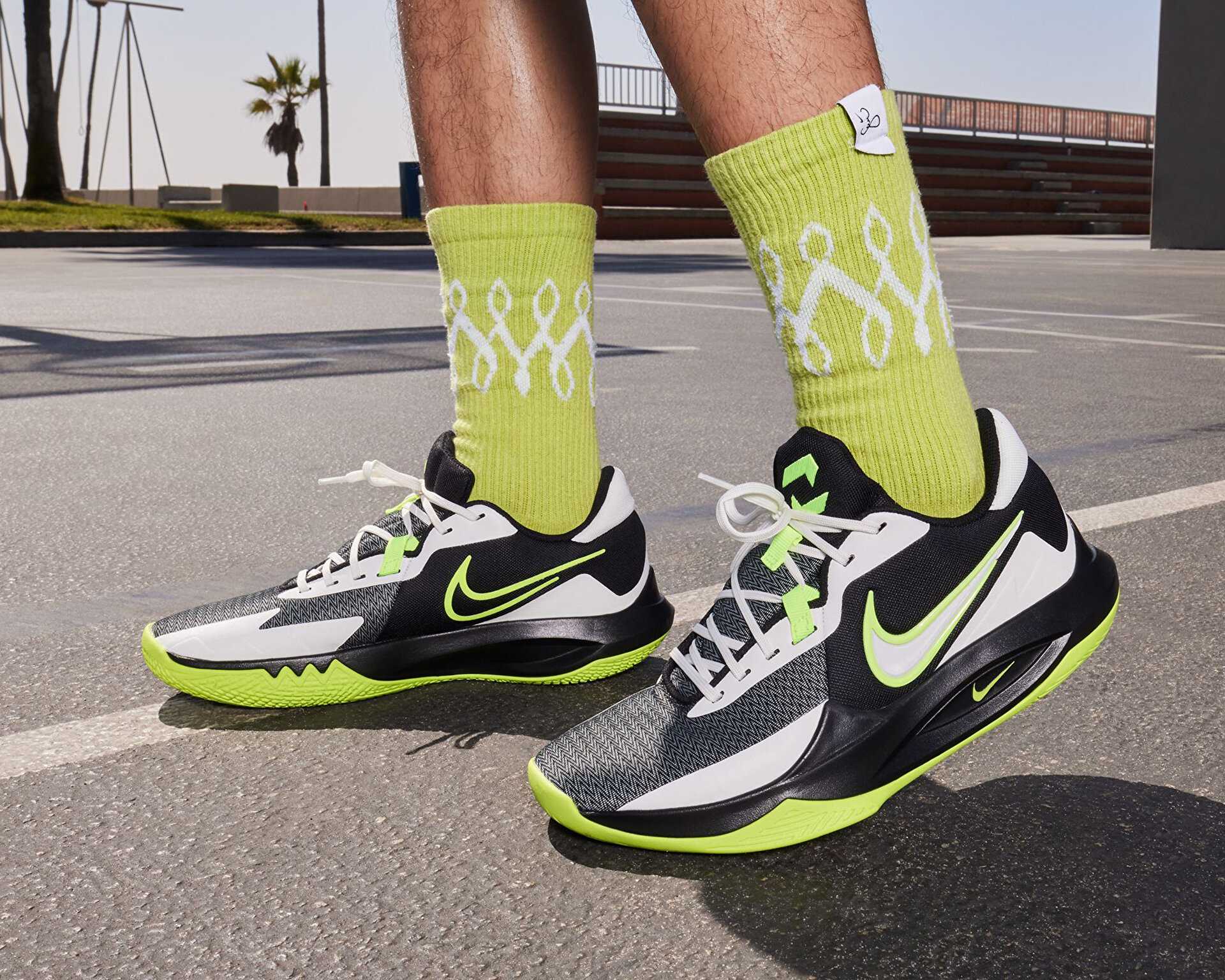 کفش های بسکتبال Precision VI